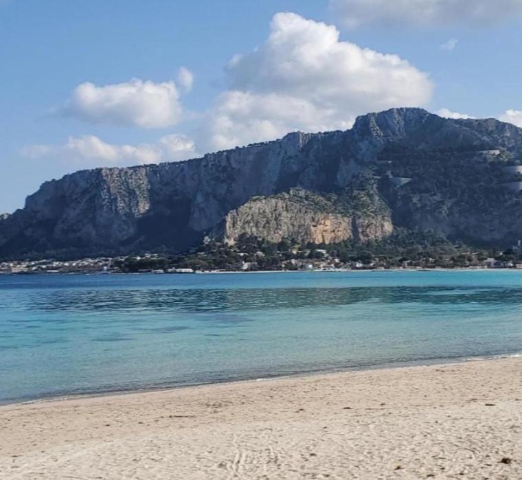לינה וארוחת בוקר פלרמו Fronte Mare Arenella מראה חיצוני תמונה