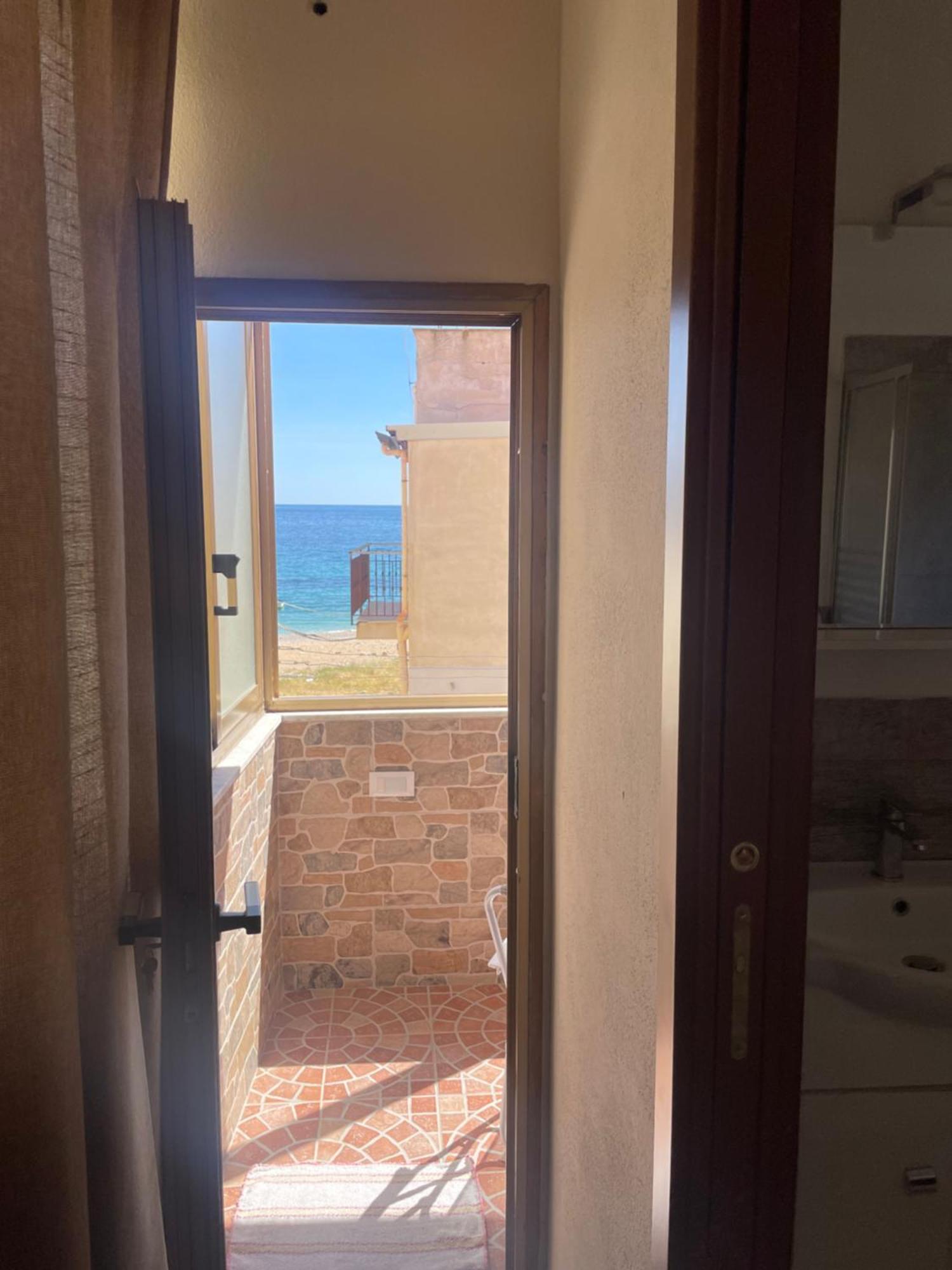 לינה וארוחת בוקר פלרמו Fronte Mare Arenella מראה חיצוני תמונה